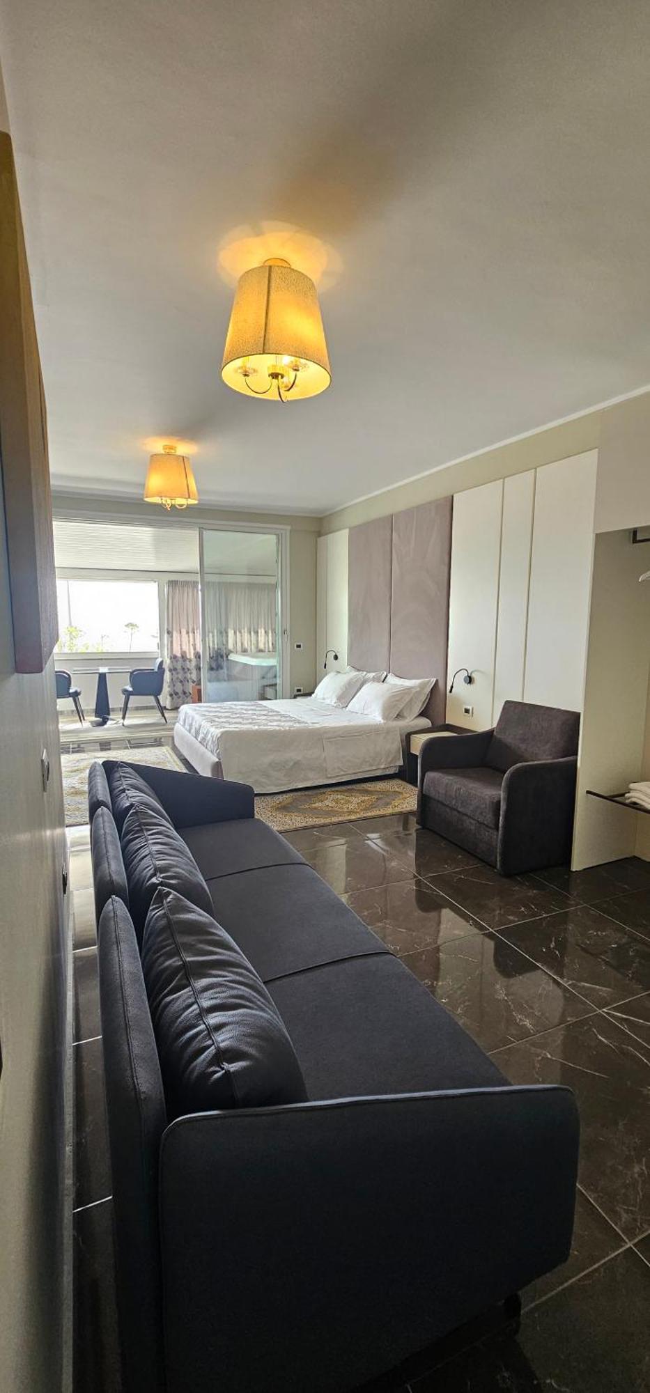 Hotel Pirro Vlorë Rom bilde